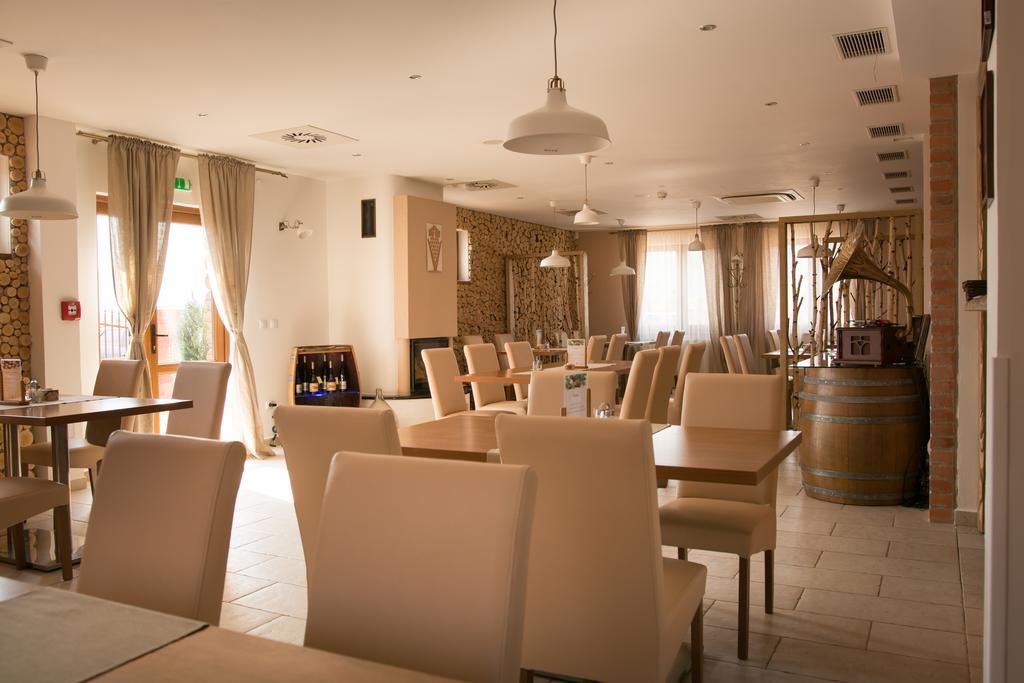 Penzion U Vinara Velky Krtis Extérieur photo